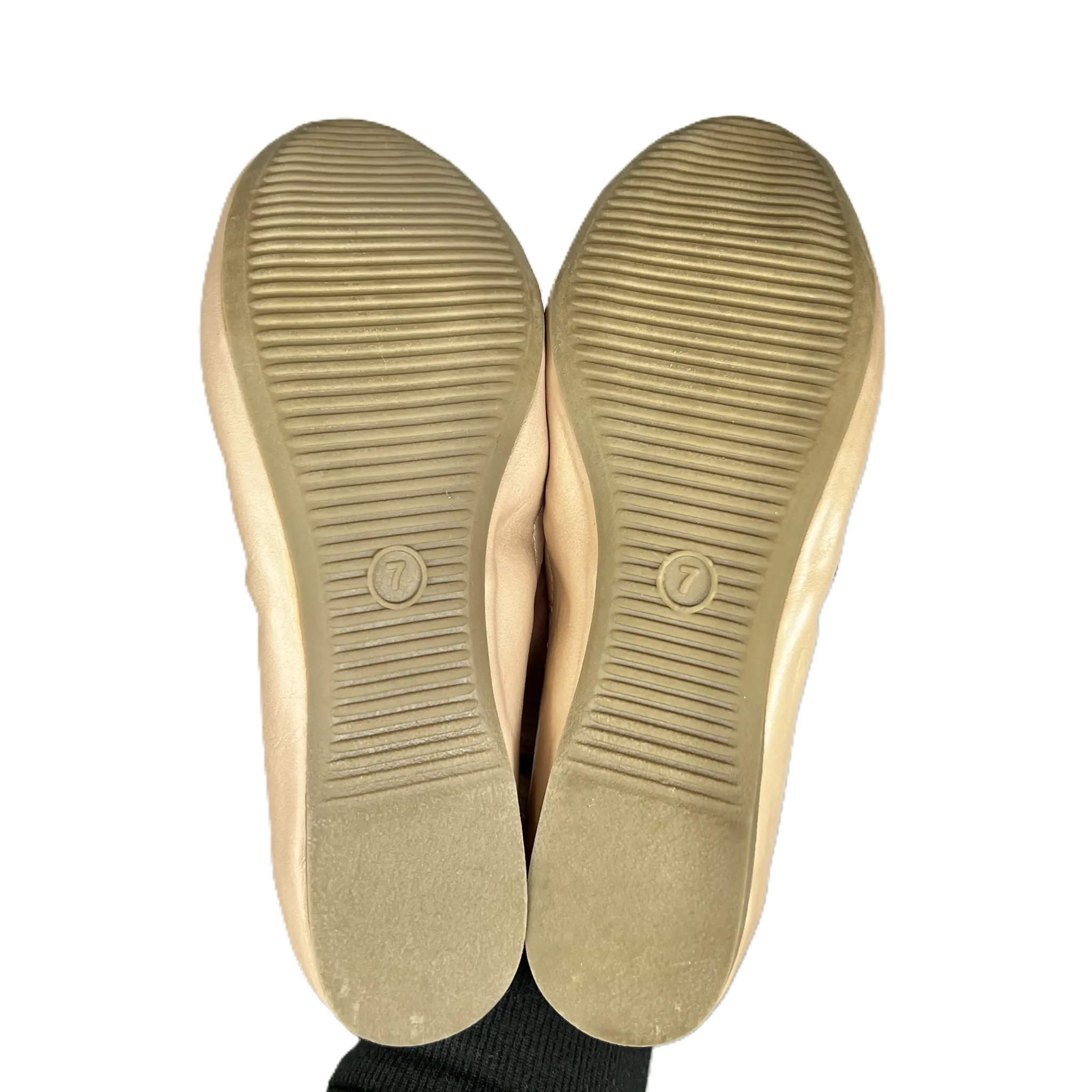 Beige Shoes Flats By Mossimo, Size: 7