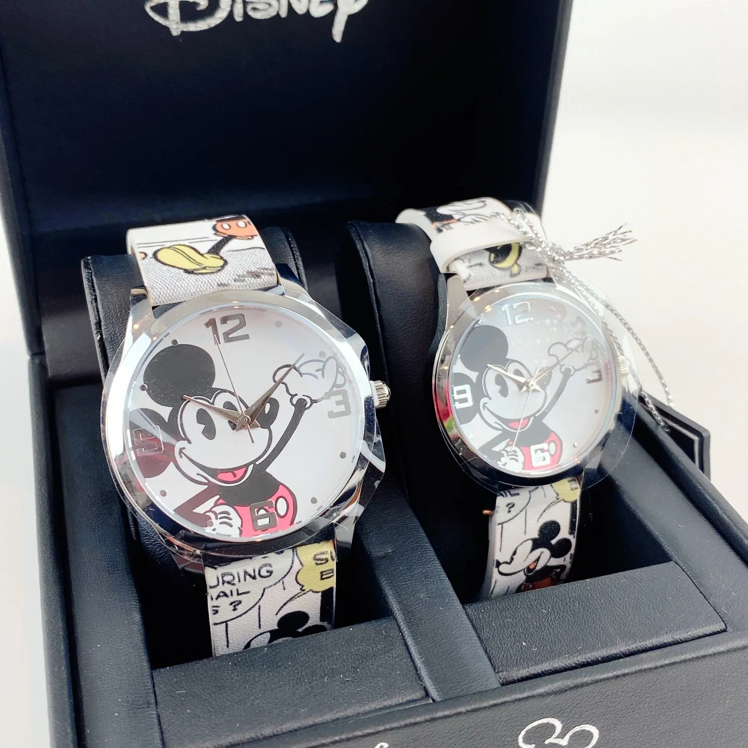 Disney Mickey & Minnie Mouse Watch for Couple His and Hers Artwork Leather Strap Watches Box Set