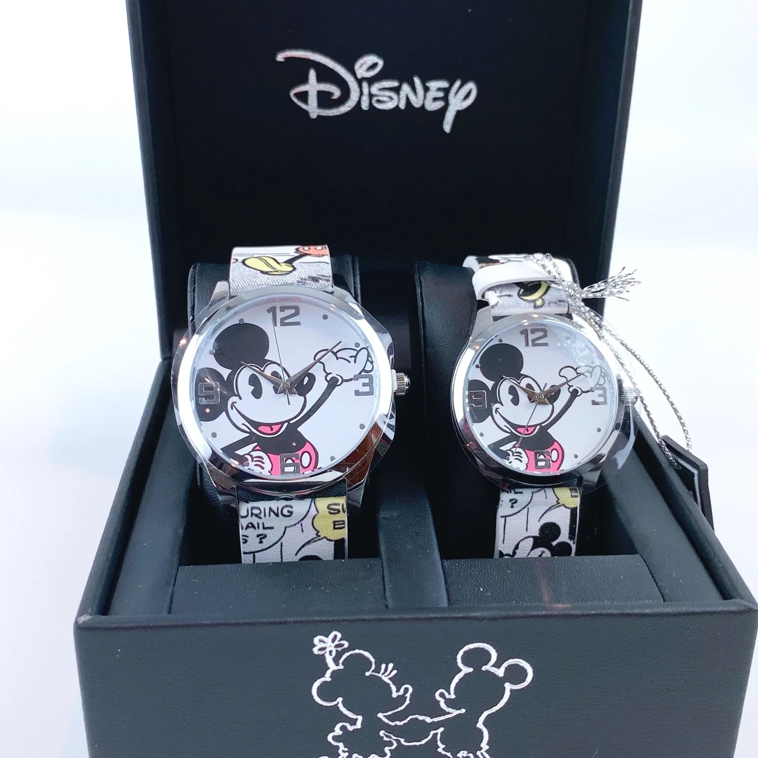 Disney Mickey & Minnie Mouse Watch for Couple His and Hers Artwork Leather Strap Watches Box Set