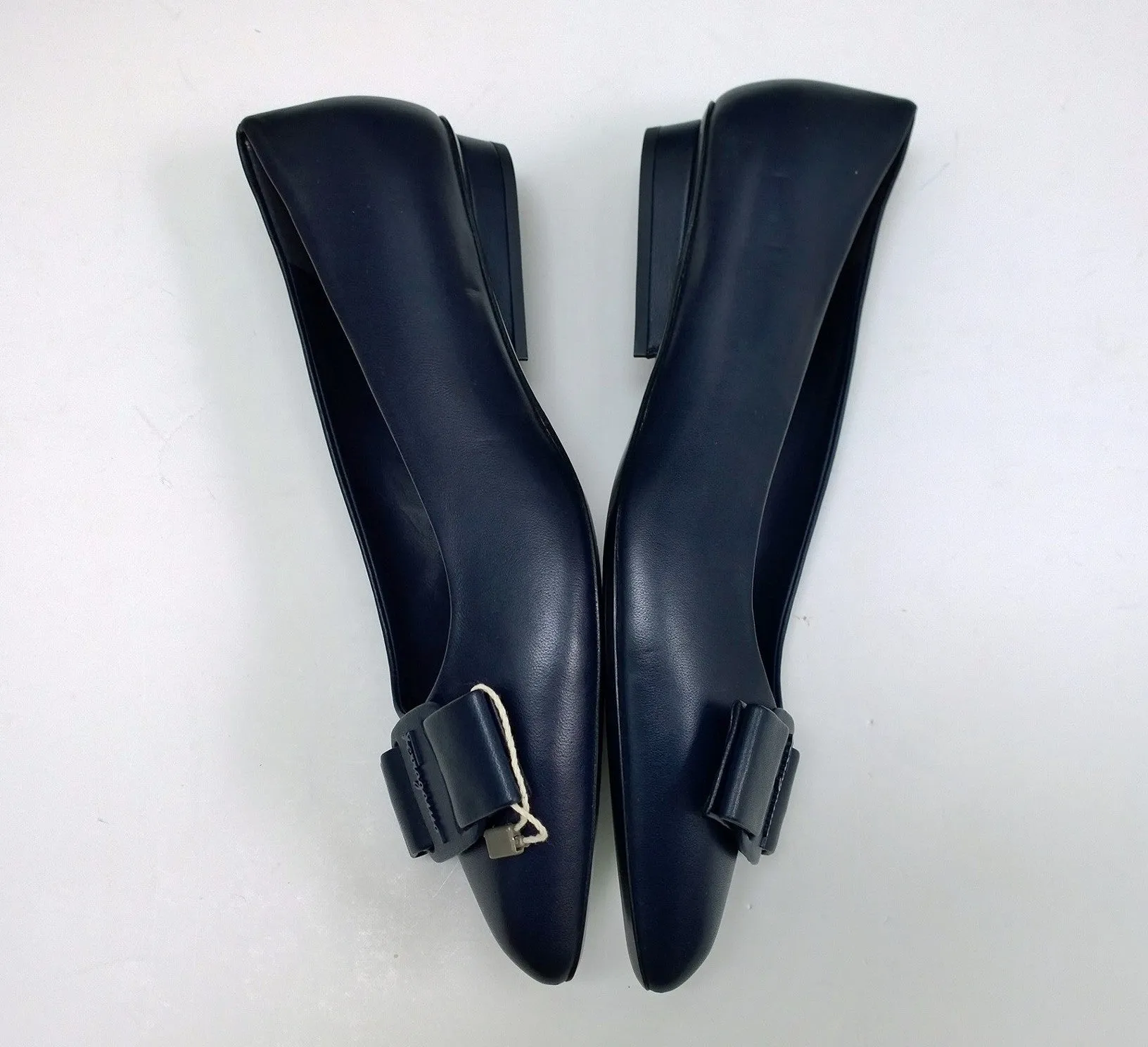 Ferragamo Viva Flats in Navy Blue Nappa Leather NIB Shoes