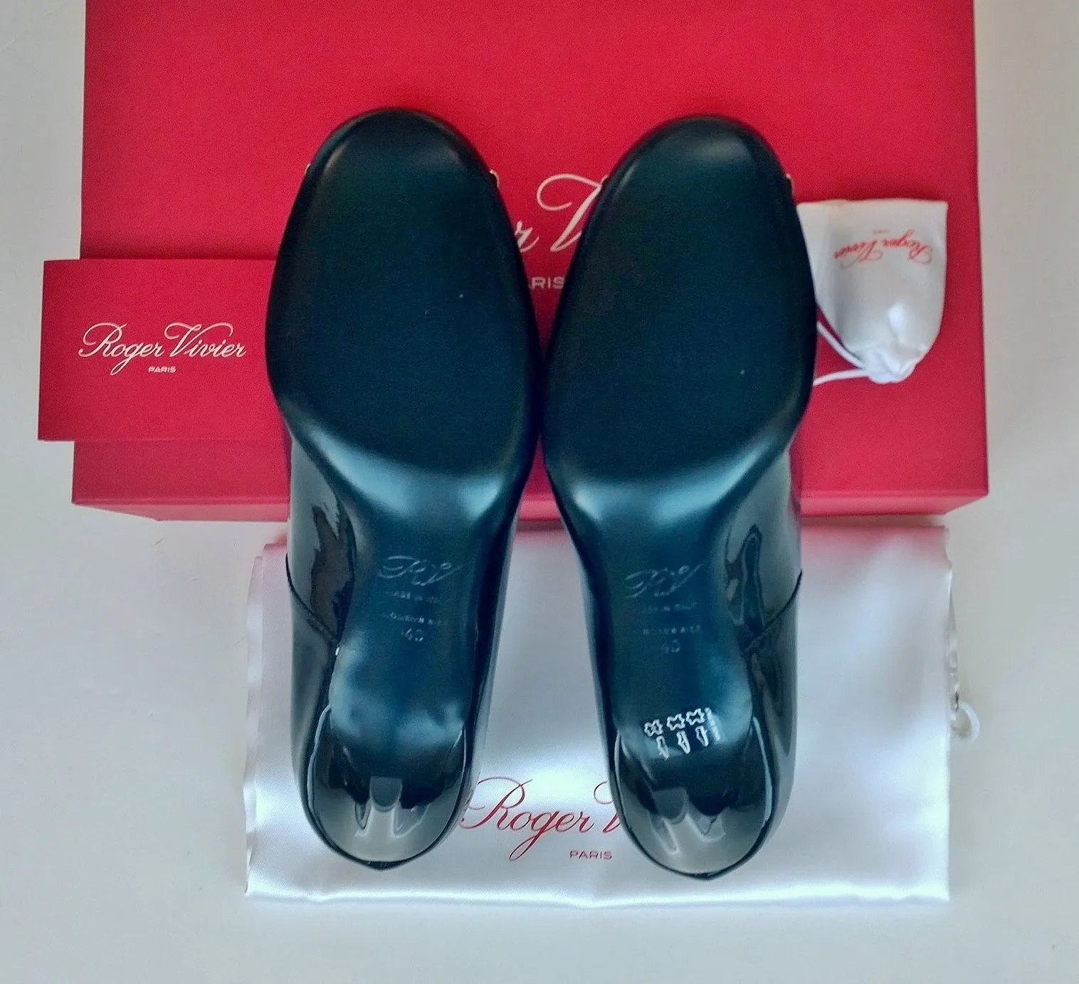 Roger Vivier Belle du Nuit Black Patent 85 Heels Buckle Shoes New