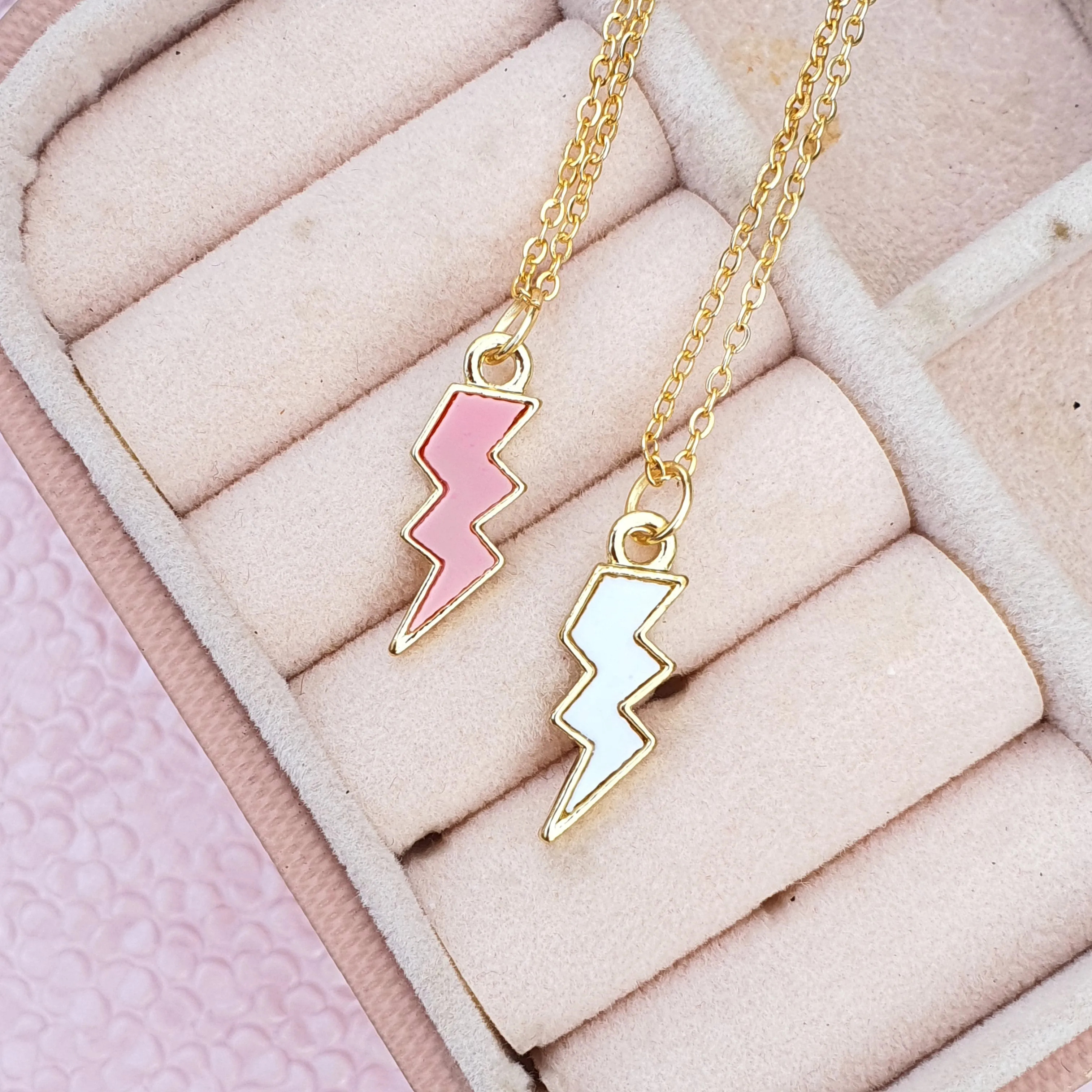 Y2K Charm Pendant Gold Necklace - Flash